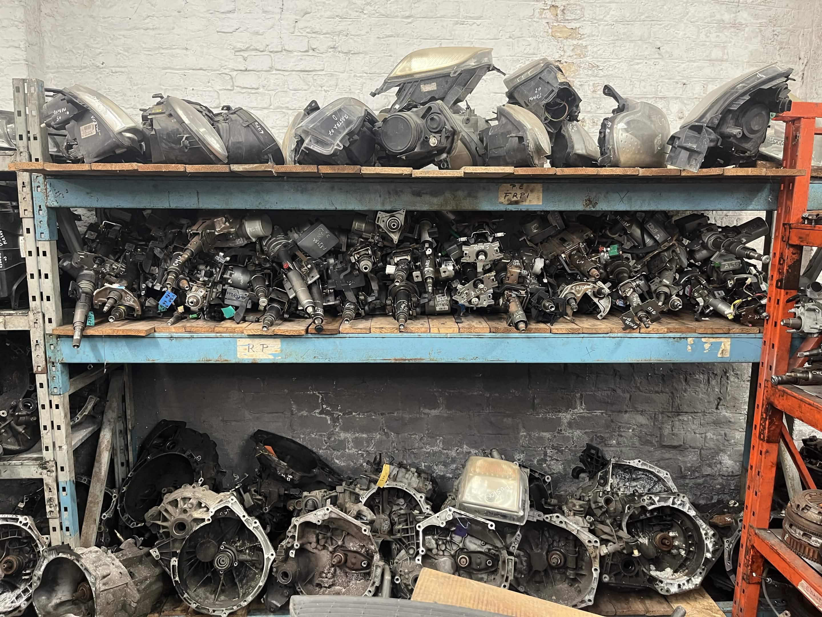 Stock pièces détachées Auto Hainaut Lodelinsart